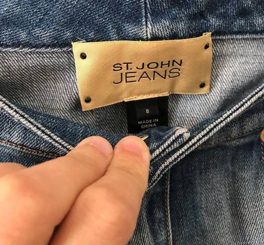 St. John  Jeans Straight Leg Mid Rise Med Wash