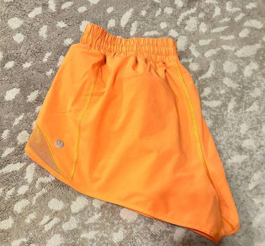 Lululemon Hotty Hot Short 2.5”