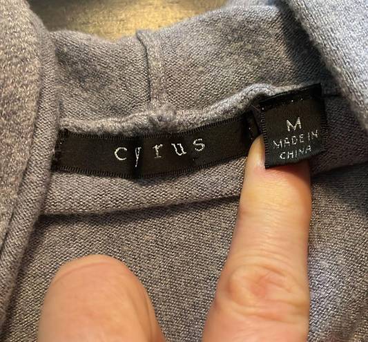 Cyrus cardigan in gray. Hooded. Medium. GUC.