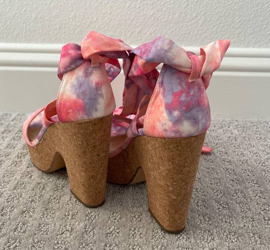 Shoedazzle Watercolor tie dye cork lace up wedges 