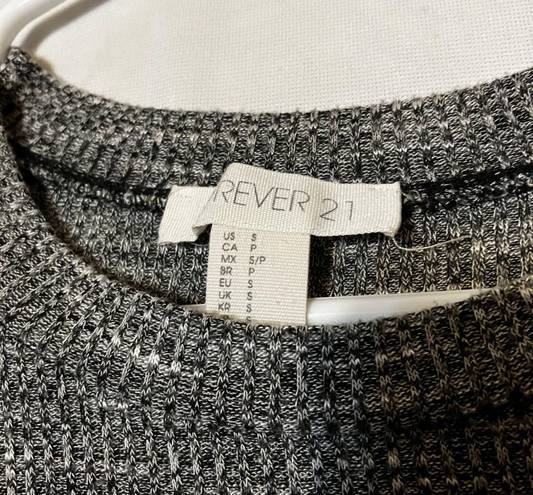 Forever 21 Grey Soft Knit Long Sleeve Crop Top