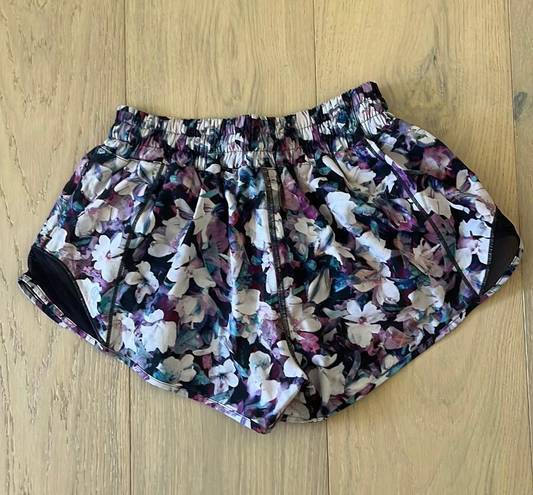 Lululemon Hotty Hot Short 2.5”