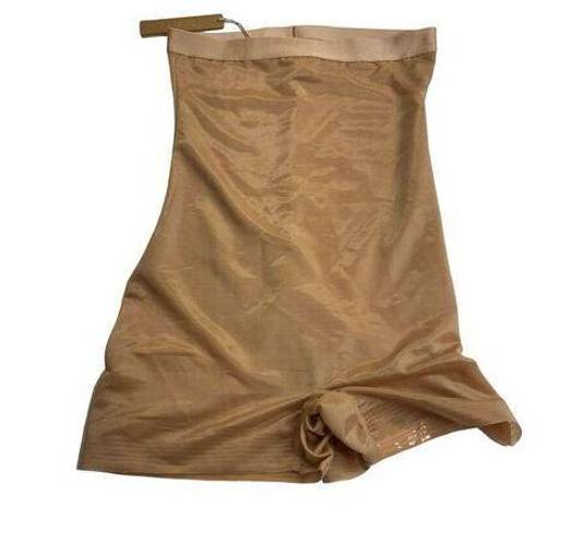 SKIMS NWT  Size Small Beige Women's Sheer Sculpt Low Back Short