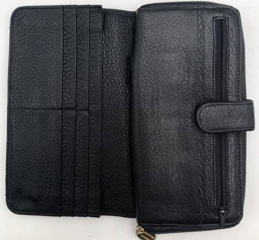 Stone Mountain Women's  Black Leather Wallet