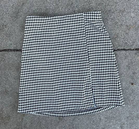 Divided Checkered mini skirt sz xs