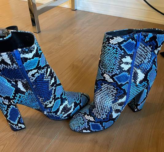 Shoedazzle Snake Skin Booties