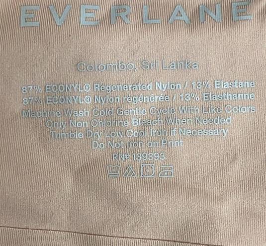 Everlane  The Invisible Bra, light tan