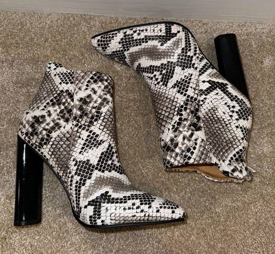 Qupid  Black and White Snakeskin Faux Leather Heeled Boots