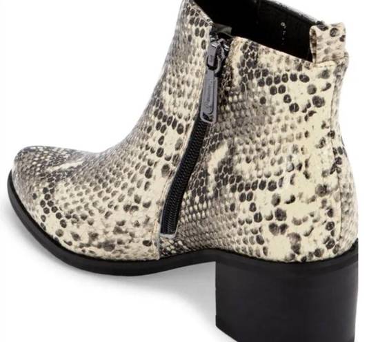 Blondo  Noa Waterproof Bootie Heeled Natural Python Print Size 12