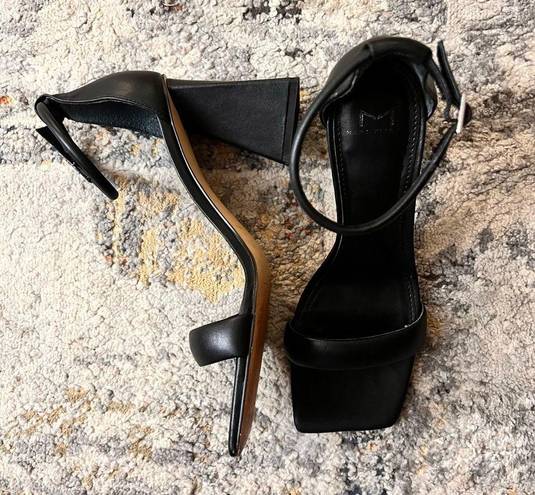 Marc Fisher Black‎ Denny Heeled Sandal Triangle heel size 9.5