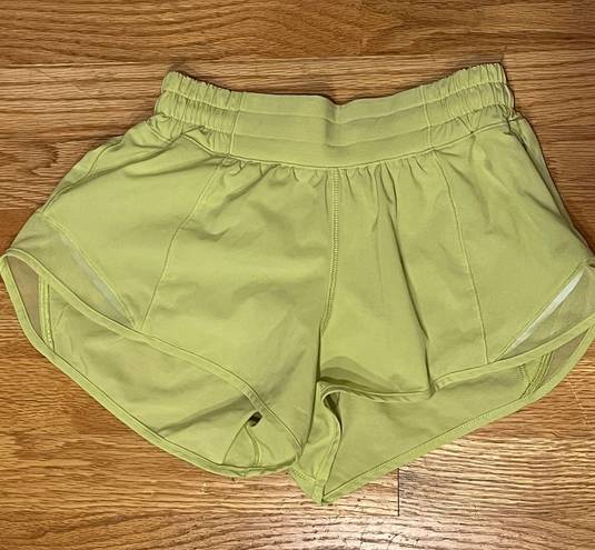 Lululemon Hotty Hot Low-Rise Lined Short 2.5