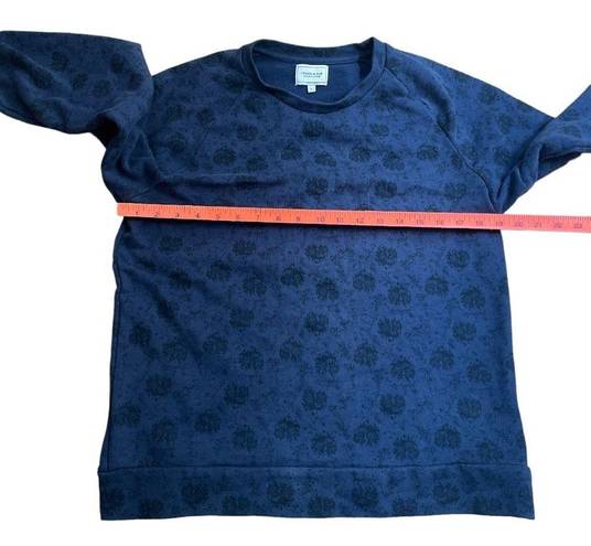 Frank And Oak  blue floral crew neck top size large