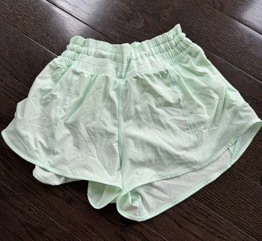 Lululemon Hotty Hot Short 2.5”