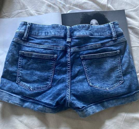 No Bo  Shorts cuffed mid rise back pockets size 9 juniors 8 ladies