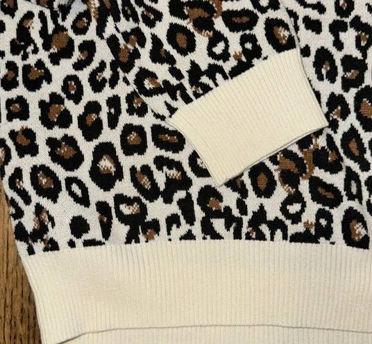 T Tahari NWT  LEOPARD PRINT SWEATER