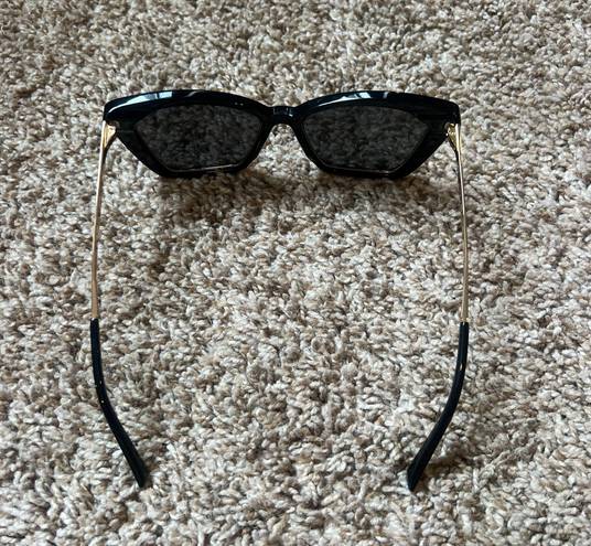 Black And Gold Diff Sunglasses