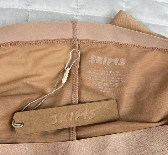 SKIMS  Barely There High Waisted Shortie in Clay Size XL NWT