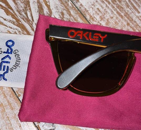 Oakley 🕶 Frogskins™ Prizm Ruby/Matte Black🕶 unisex