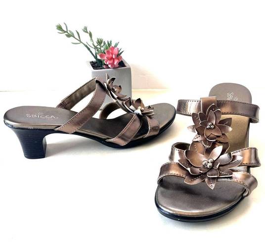 sbicca  of Colifornia Goldie Metallic Strappy Heeled Sandals Size 7.5W Flowers