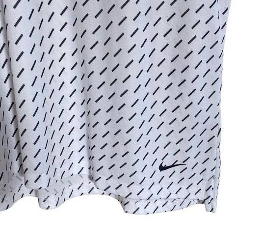 Nike  woman’s size XXL Collared tennis shirt black white shirt sleeve