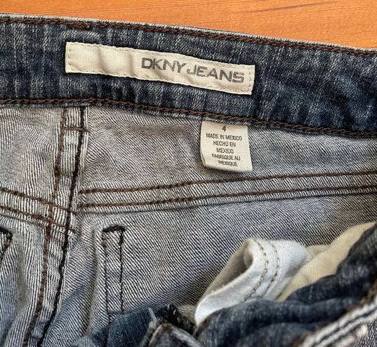 DKNY Light wash denim blue jeans -sz 4  Gently used and in good condition. Measurements in photos.