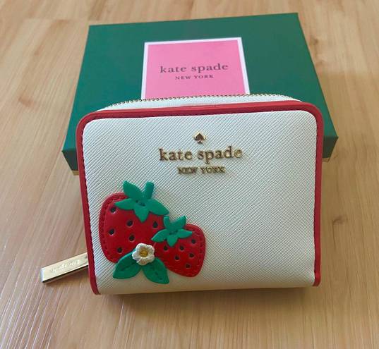 Kate Spade Strawberry Dreams Small Zip Around Bifold Wallet # KG653