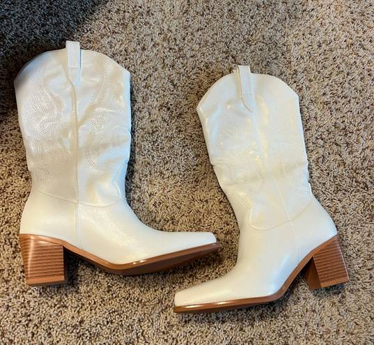 Amazon white cowgirl boots