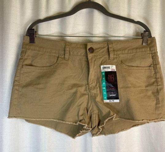 No Bo  Juniors (women’s) Beige Khaki Shorts NEW size 15