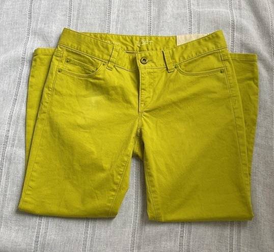 The Loft NWT Anny Taylor modern crop pants in bright green.