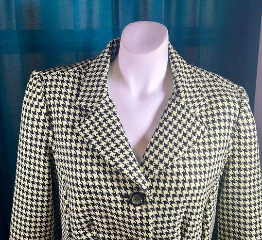 Houndstooth  blazer with neon yellow