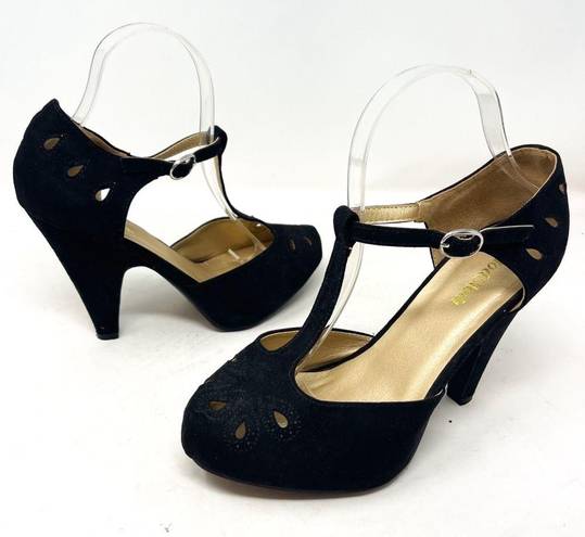 Modcloth  Black Fabric T Strap Maryjane Closed Toe Perforated Heels Size 9