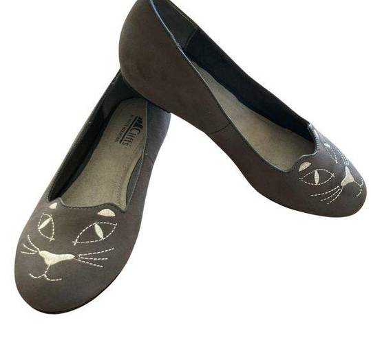 Cliffs by White Mountain | Novelty Cat Embroidery Grey Flat | Women's Size 9W