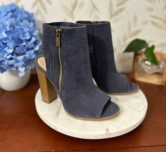 Shoedazzle  booties NWT