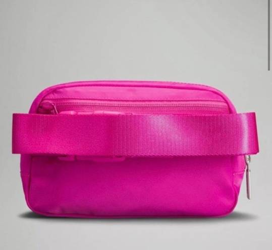 Lululemon Everywhere Belt Bag 1L Sonic Pink Crossbody Bag