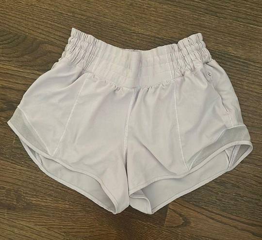 Lululemon Hotty Hot Short 2.5” Lilac Ether