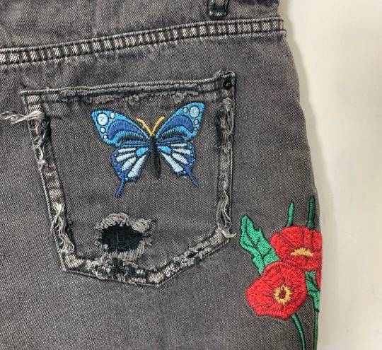 Hummingbird Black denim high waisted shorts with flower embroidery and  butterfly