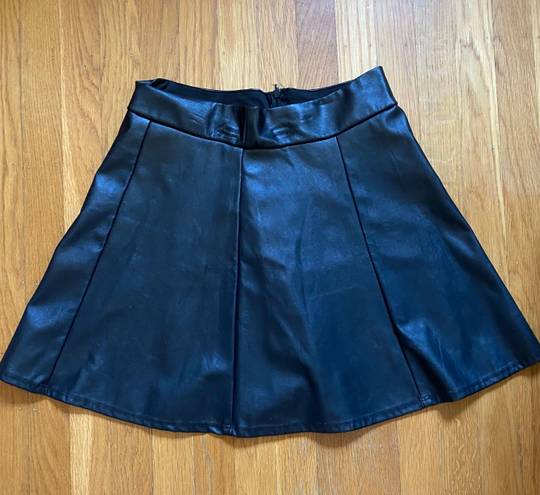 Socialite Black Leather Skirt