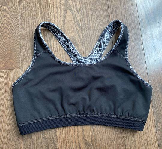 Nike Sports Bra Size Medium black and white