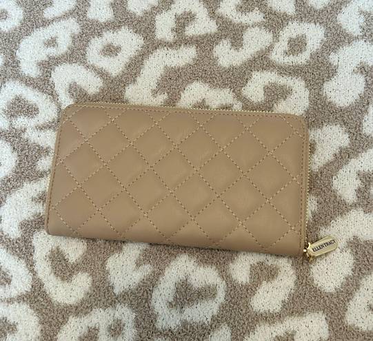 Ellen Tracy wallet