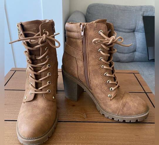 GUESS GBG  BOOTS, size 7