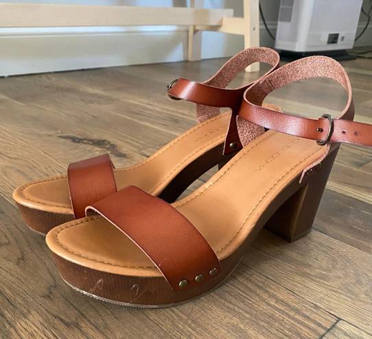 Big Buddha Brown Platform Heels Size 11