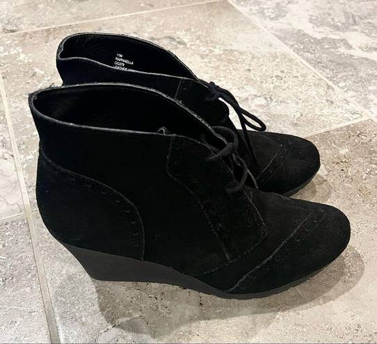 MIA  Black Suede Booties Raphaella Leather Lace-Up Boots Size 11.0M