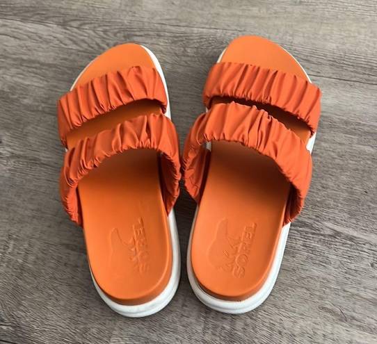 Sorel  Slip-on Sandals in Orange