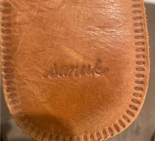 Sanuk  | Leather flip flops