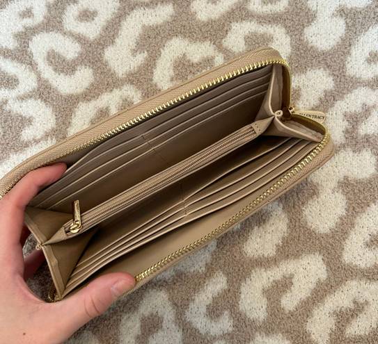 Ellen Tracy wallet