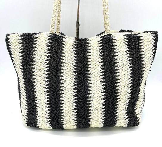 Bueno  Tote Bag Large Woven Straw Black Cream Beachy Boho Travel Summer Festival