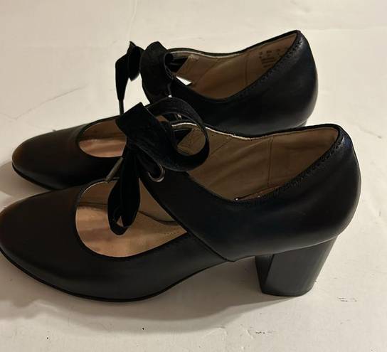 Hush Puppies Black ankle strap  pumps size 6