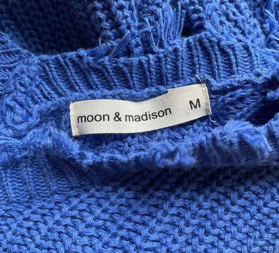 Moon & Madison Medium Blue Sweater 
