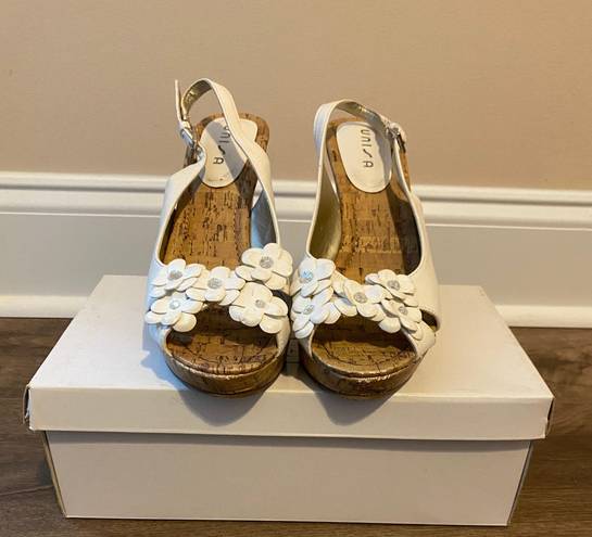 Unisa White Wedges