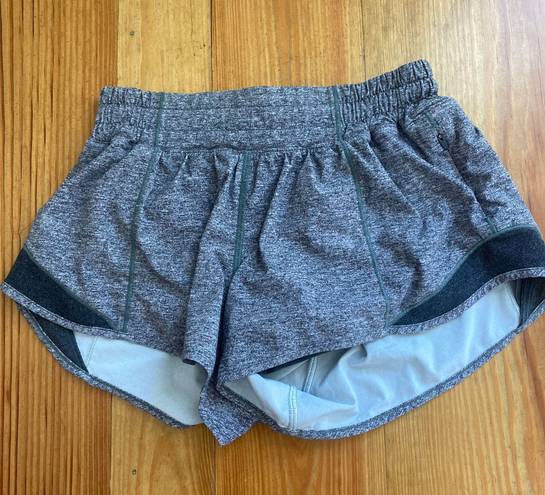 Lululemon Hottie Hot Shorts 2.5”